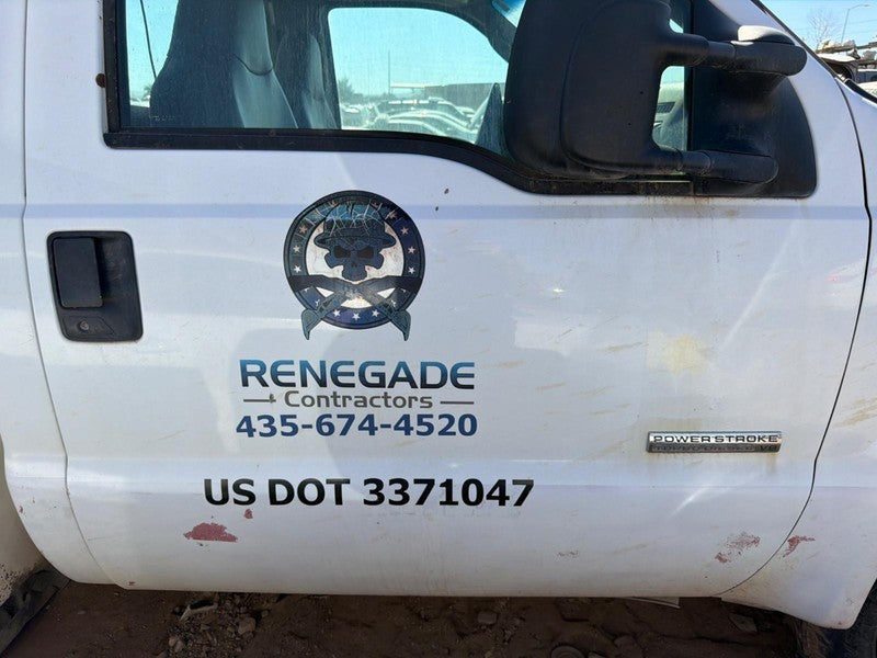 Used Front Right Door Assembly Front fits: 2005 Ford F350SD PICKUP R. 