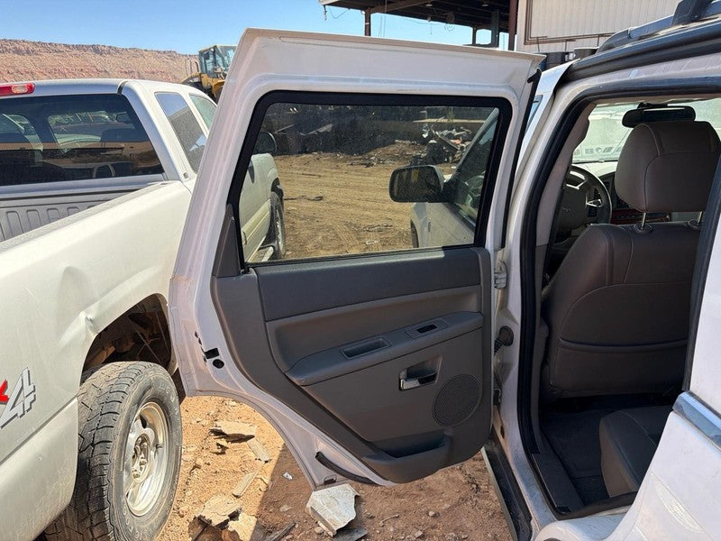 Used Rear Left Door Assembly Rear Side fits: 2005 Jeep Grand cherokee 