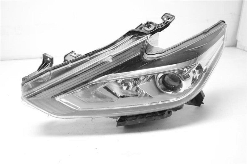 Used Left Headlight Assembly fits: 2017 Nissan Altima Sdn halogen chro