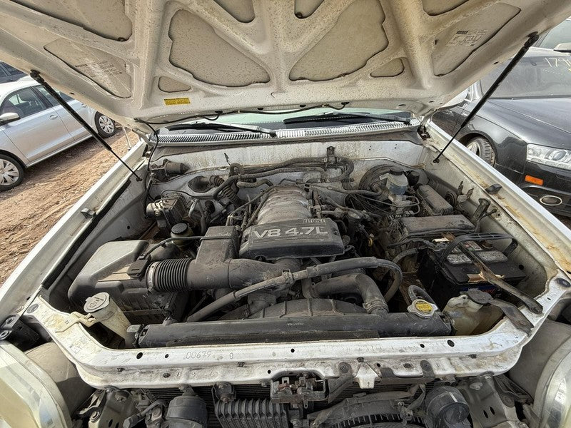Used Air Cleaner Assembly fits: 2003 Toyota Sequoia 8 cylinder Grade A