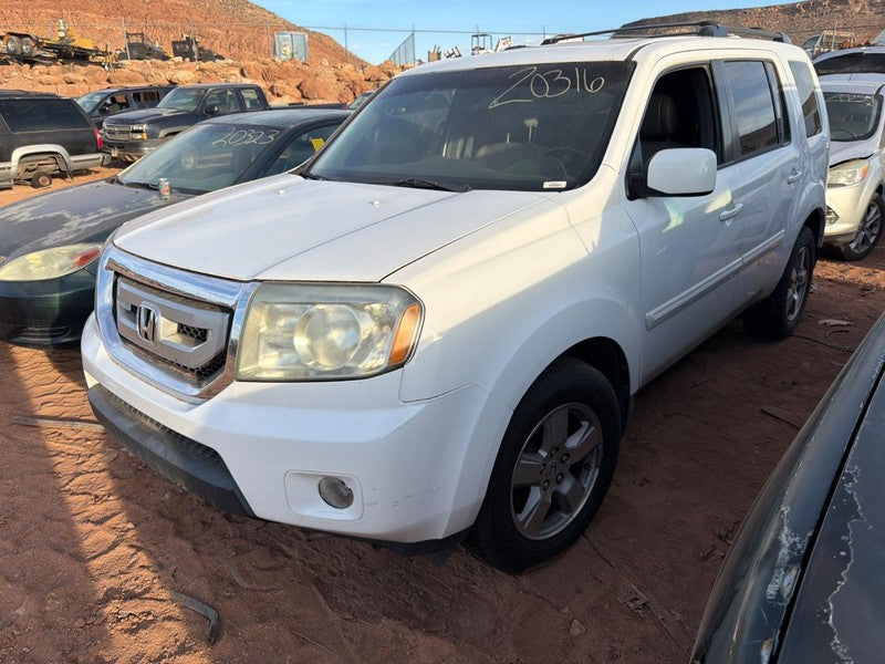 Used Hood fits: 2009 Honda Pilot  Grade A