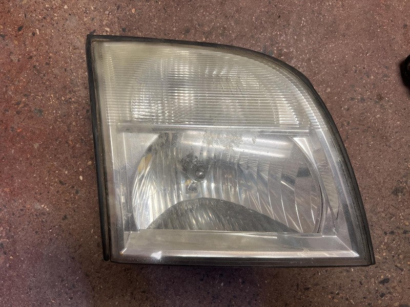 Used Right Headlight Assembly fits: 2007 Mercury Mountaineer Right Gra