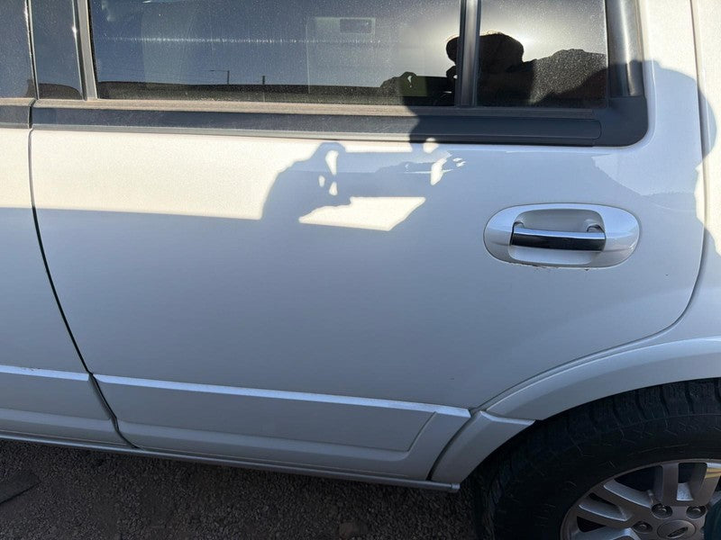 Used Rear Left Door Assembly Rear Side fits: 2013 Ford Expedition elec