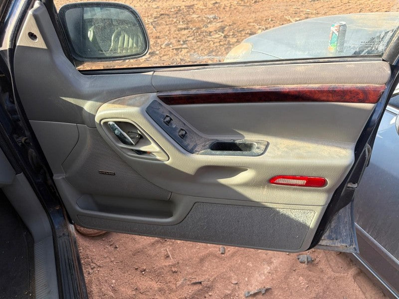 2000 Jeep Grand Cherokee Passenger Side Front Door Interior Trim Panel