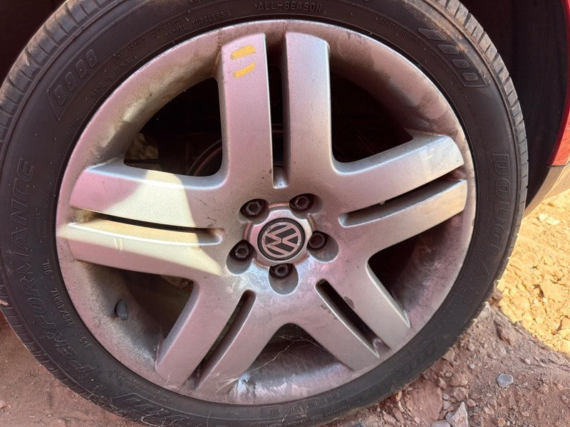 Used Wheel fits: 2003 Volkswagen Golf gti 17x7 alloy 10 spoke wide Gra