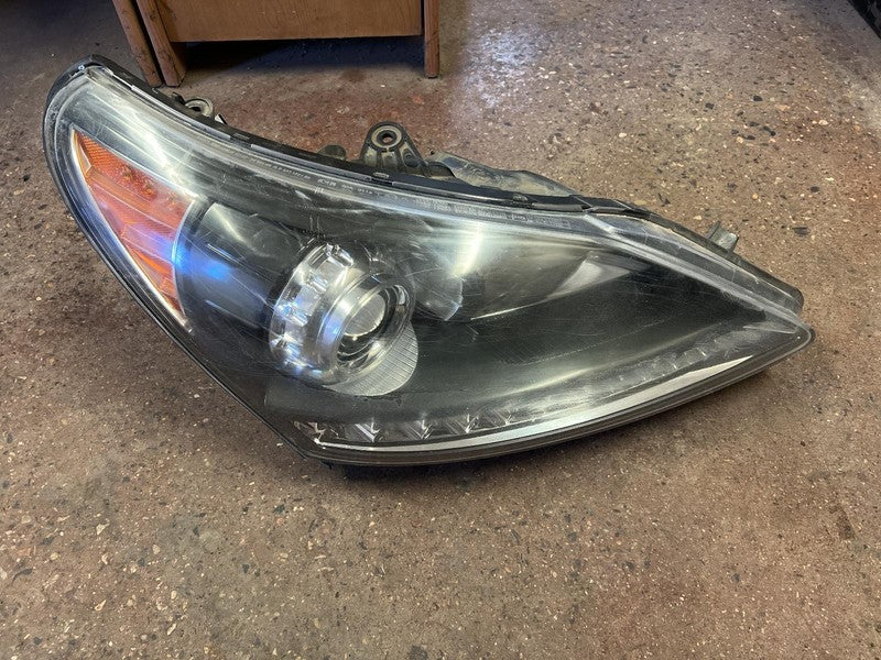 Used Right Headlight Assembly fits: 2012 Hyundai Equus xenon HID adapt