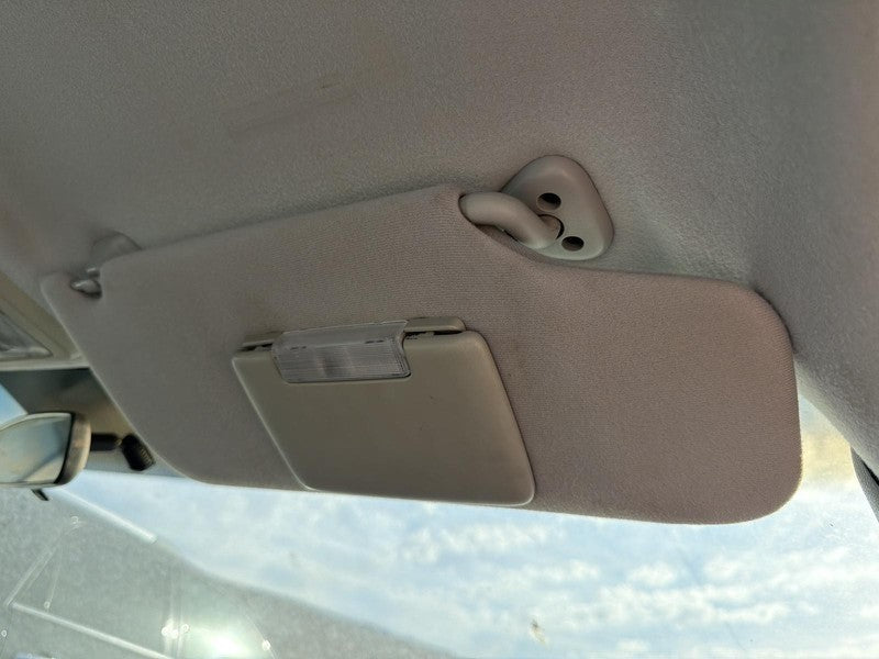 Used Right Sun Visor fits: 2006 Ford Five hundred illuminated Right Gr