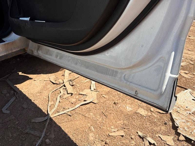 Used Front Right Door Assembly Front fits: 2012 Chevrolet Equinox Fron