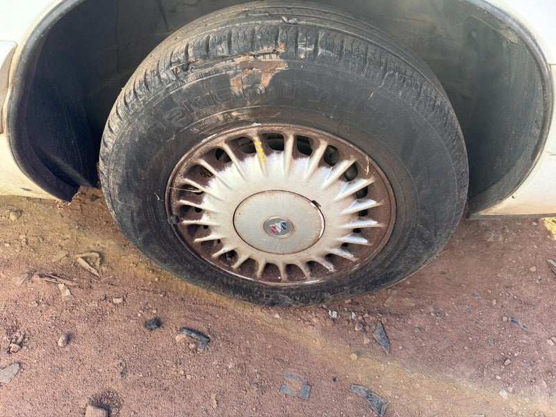 Used Wheel fits: 1998 Buick Lesabre 15x6 aluminum Grade A