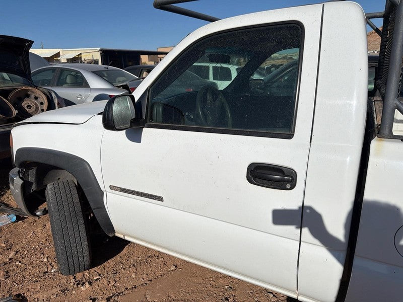 Used Front Left Door Assembly Front fits: 2007 Gmc Sierra 2500 pickup 