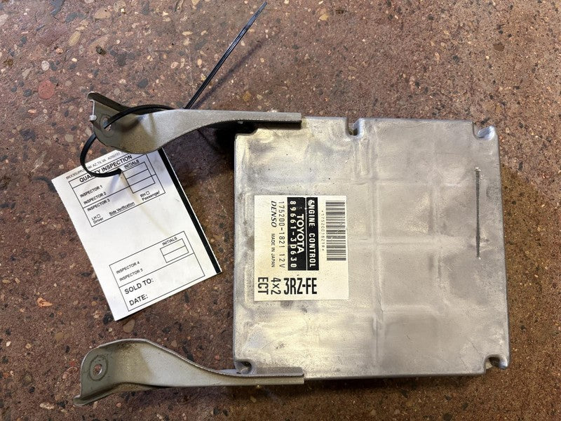 99 TOYOTA 4 RUNNER ECM ID#: 89661-3D630