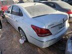 Used Left Headlight Assembly fits: 2012 Hyundai Equus xenon HID adapti