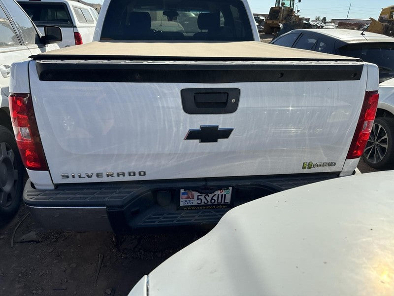 Used Left Headlight Assembly fits: 2011 Chevrolet Silverado 1500 picku