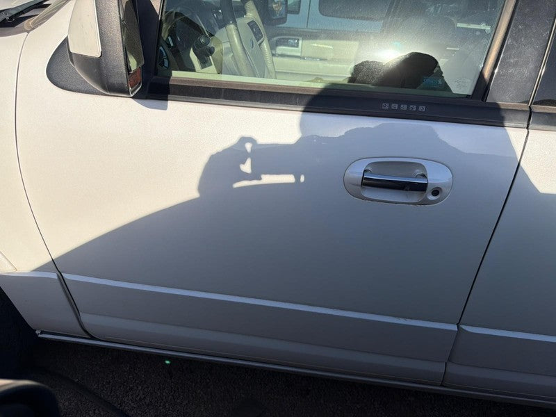 Used Front Left Door Assembly Front fits: 2013 Ford Expedition electri