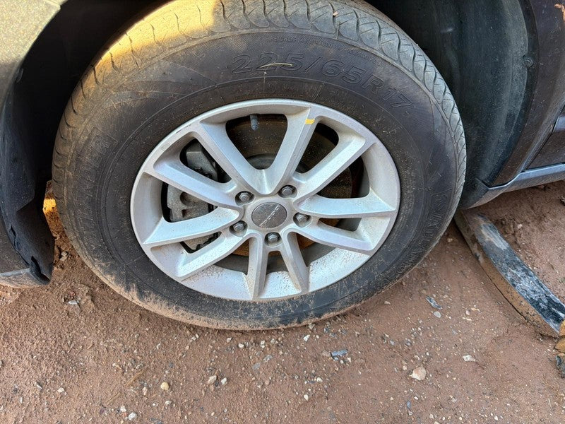 Used Wheel fits: 2016 Dodge Journey 17x6-1/2 aluminum 10 spoke Grade A