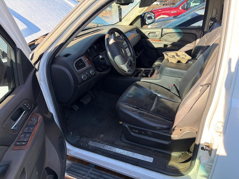 Used Right Tail Light Assembly fits: 2010 Chevrolet Suburban 1500 w/o 