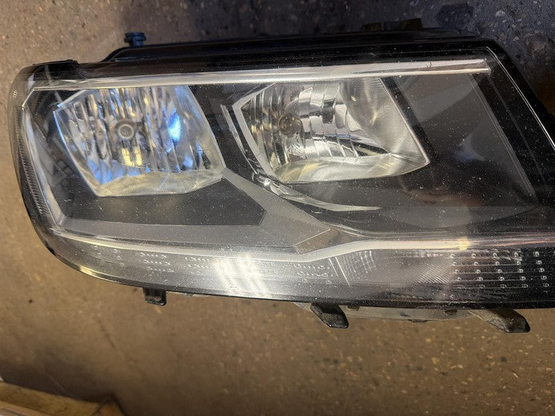 Used Right Headlight Assembly fits: 2019 Volkswagen Tiguan halogen hea
