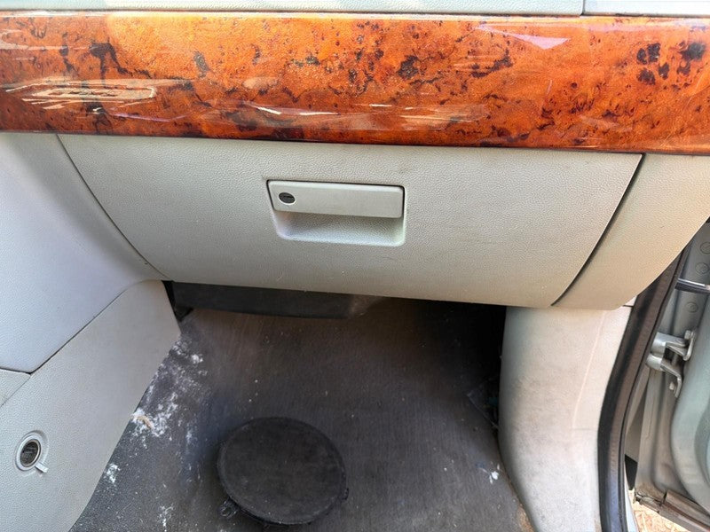 Used Glove Box fits: 2005 Lincoln Navigator Glove Box Grade A
