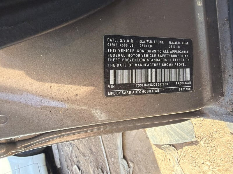 Used Front Left Seat Front fits: 2002 Saab 9-5 bucket w/air bag leathe