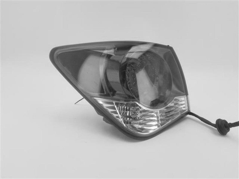 Used Left Tail Light Assembly fits: 2016 Chevrolet Cruze quarter panel