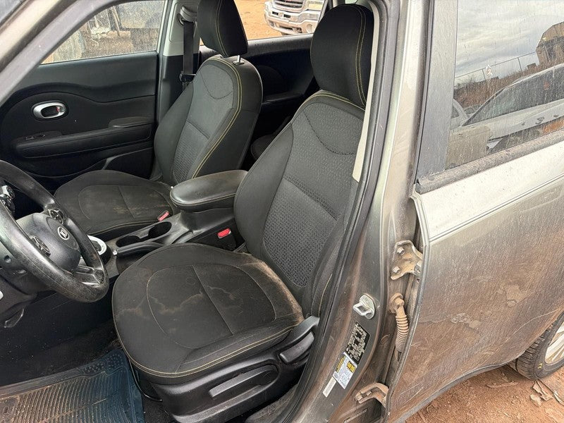 Used Front Left Seat Front fits: 2014 Kia Soul air bag cloth manual Fr