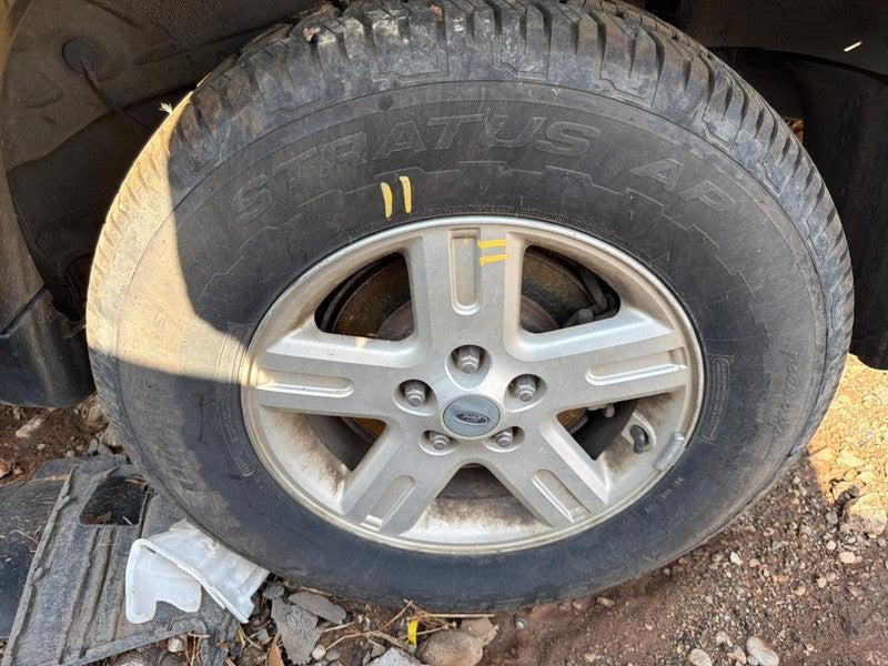 Used Wheel fits: 2007 Ford Escape VIN 3 8th digit Hybrid 16x7 aluminum