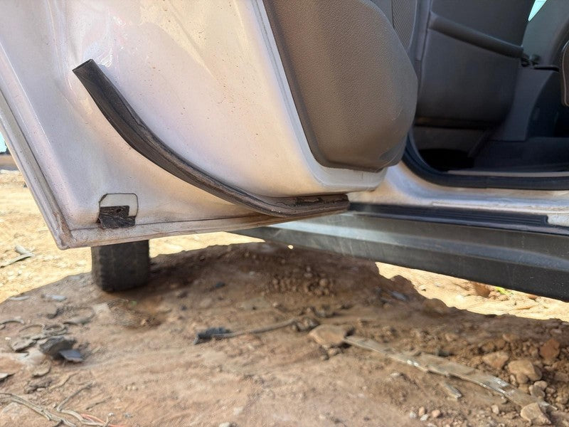 Used Rear Left Door Assembly Rear Side fits: 2005 Jeep Grand cherokee 