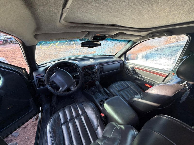 2000 - 2004 Jeep Grand Cherokee Driver Side Front Seat bucket, LHD, le