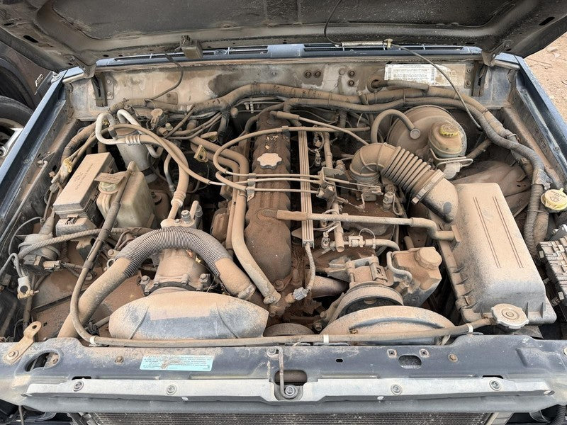 Used Air Cleaner Assembly fits: 2000 Jeep Cherokee  Grade A