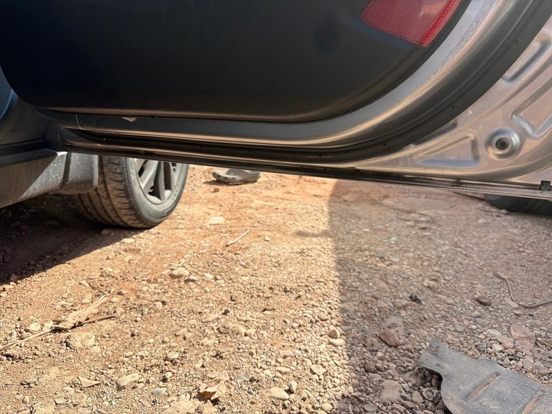 Used Front Right Door Assembly Front fits: 2013 Hyundai Tucson electri