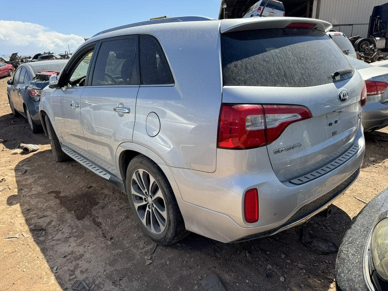 Used Left Headlight Assembly fits: 2014 Kia Sorento w/LED accents xeno