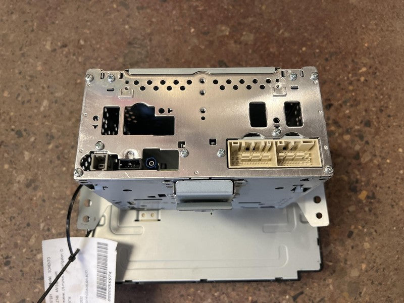 Used Radio Audio fits: 2020 Kia Sorento Grade A