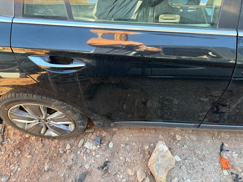 Used Rear Right Door Assembly Rear Side fits: 2017 Hyundai Ioniq w/bod