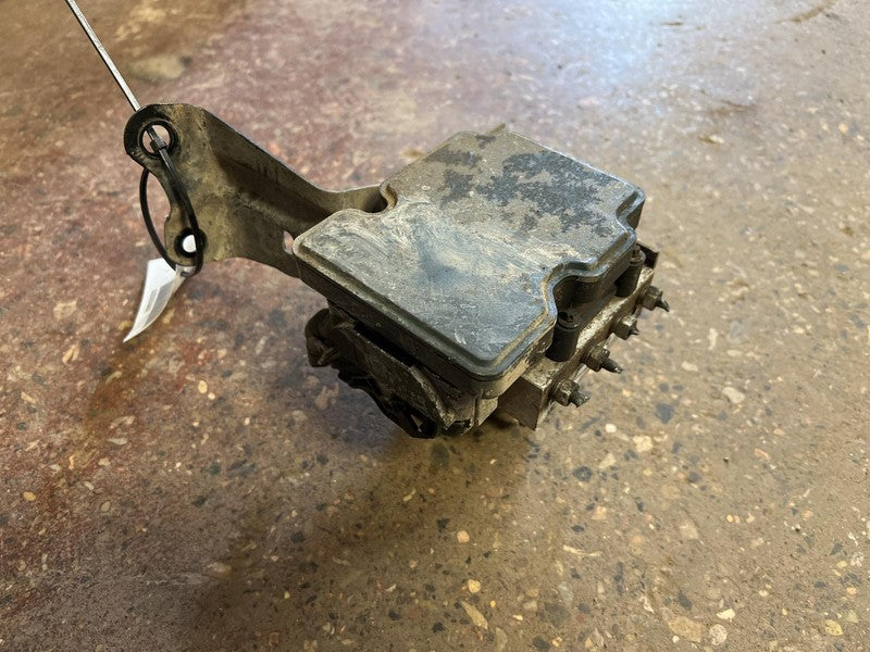 2013 TOYOTA CAMRY ABS PUMP ASSEMBLY ID#: 44540-06080