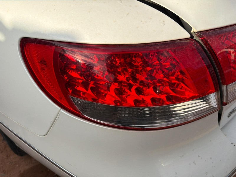 Used Left Tail Light Assembly fits: 2008 Hyundai Azera quarter panel m