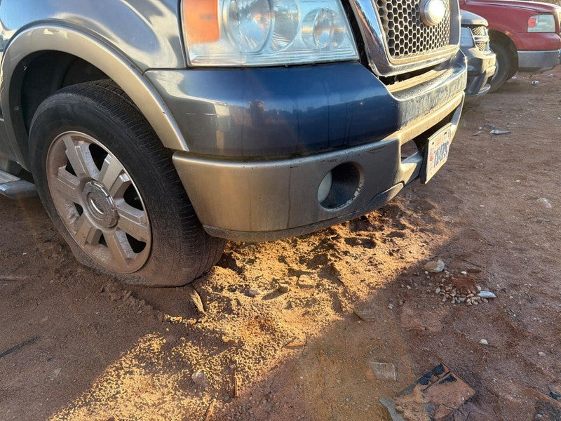 Used Front Bumper Assembly Front fits: 2006 Ford F150 PICKUP lower bar
