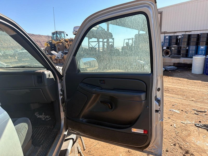 Used Front Right Door Assembly Front fits: 2005 Chevrolet Silverado 15