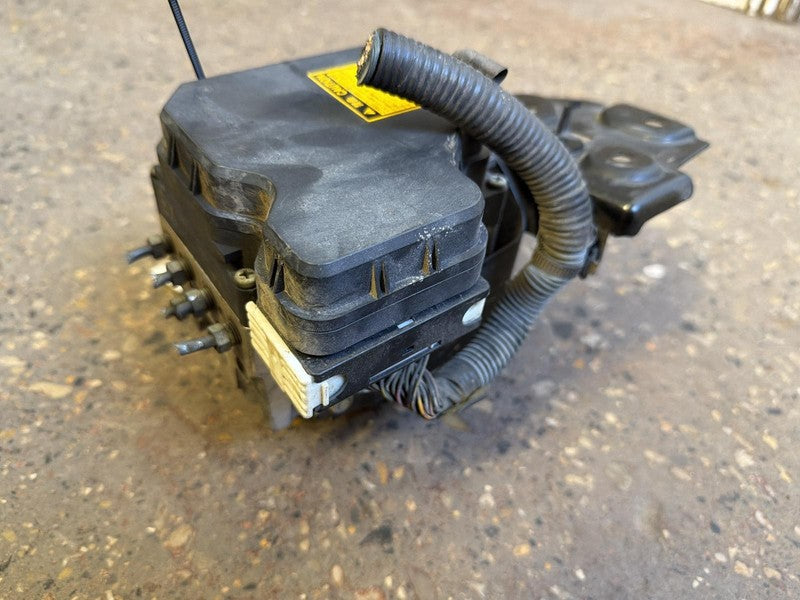 Used ABS Pump and Motor Assembly fits: 2009 Toyota Sienna Actuator and