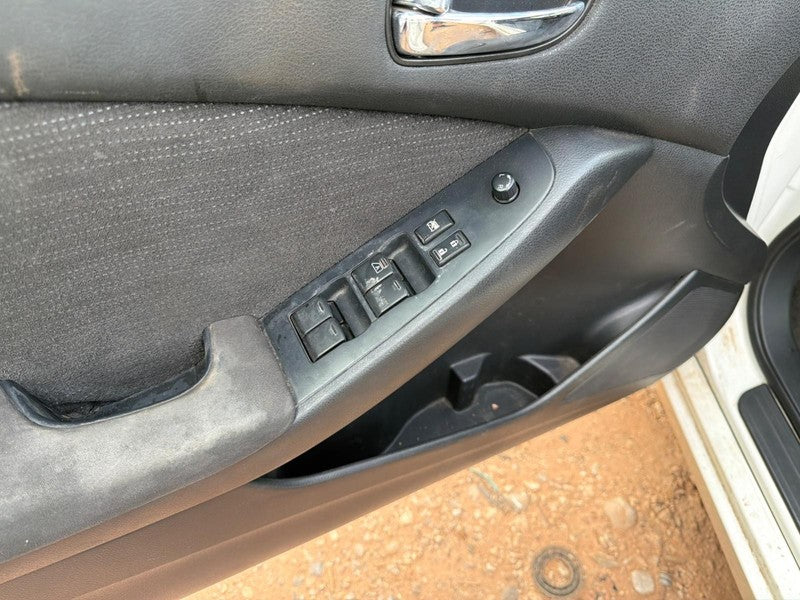 2012 Nissan Altima Driver Side Door Lock and Window Switch