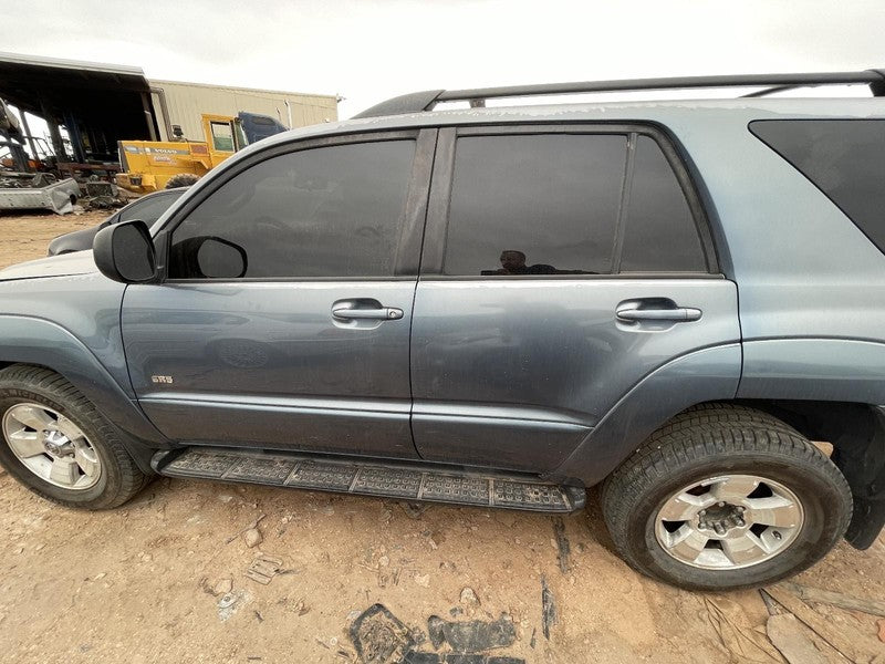 Used Right Tail Light Assembly fits: 2004 Toyota 4 runner Right Grade 