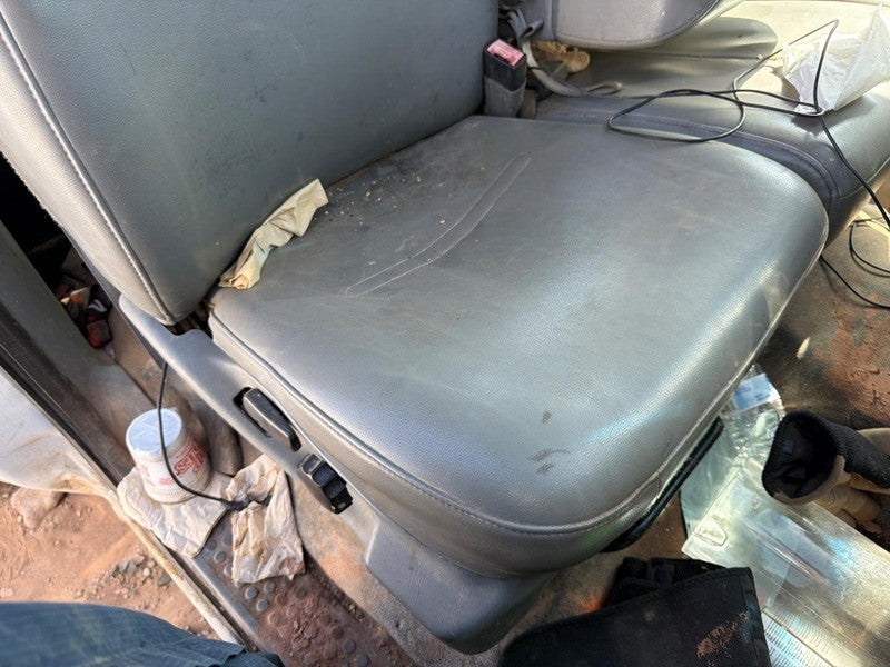 Used Front Right Seat Front fits: 2005 Ford F350SD PICKUP bench split 