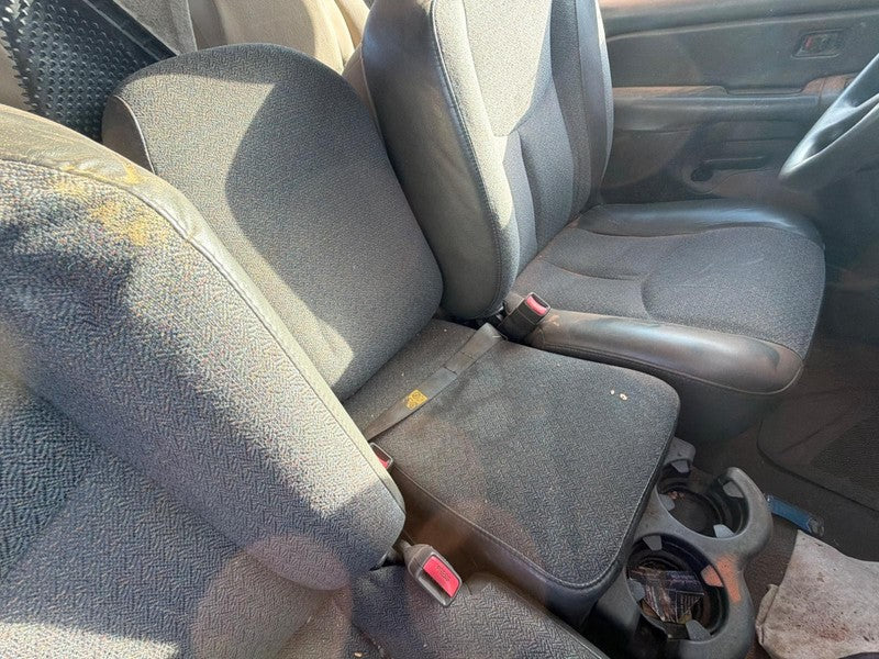 Used Front Right Seat Front fits: 2005 Chevrolet Silverado 2500 pickup
