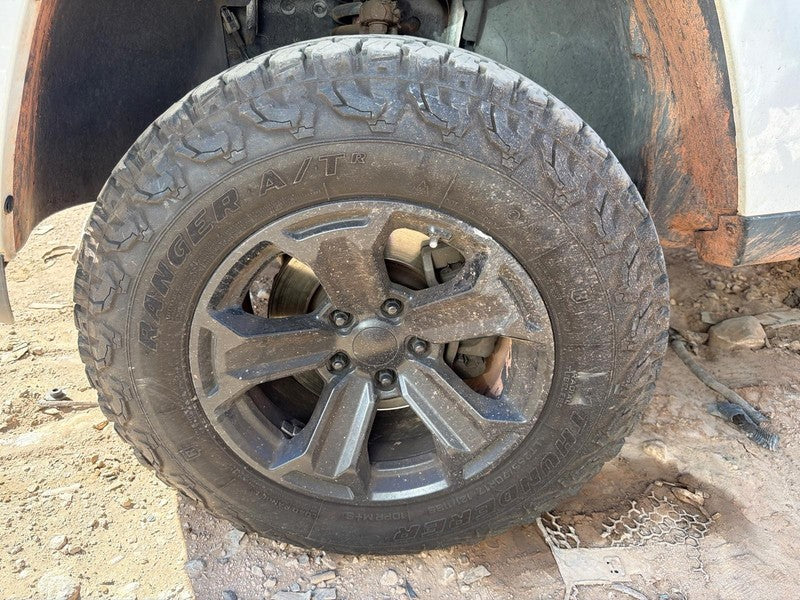 Used Wheel fits: 2005 Jeep Grand cherokee 17x7-1/2 Laredo Grade C