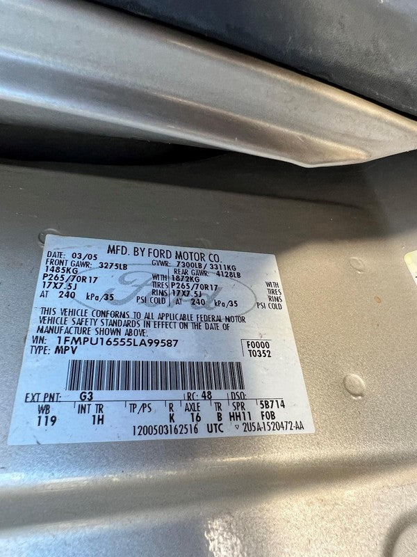 Used Hood fits: 2005 Ford Expedition  Grade A