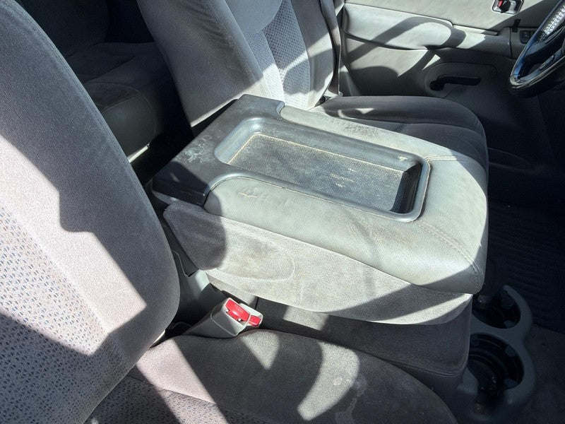 Used Front Center Seat Front fits: 2006 Chevrolet Suburban 1500 bucket