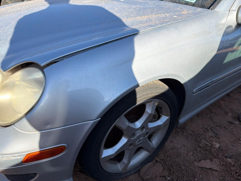 Used Front Left Fender fits: 2007 Mercedes-benz Mercedes c-class 203 T