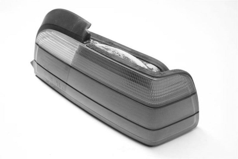 Used Right Tail Light Assembly fits: 1995 Bmw 318I Conv R. Right Grade