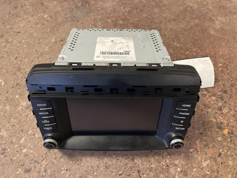 Used Radio Audio fits: 2020 Kia Sorento Grade A