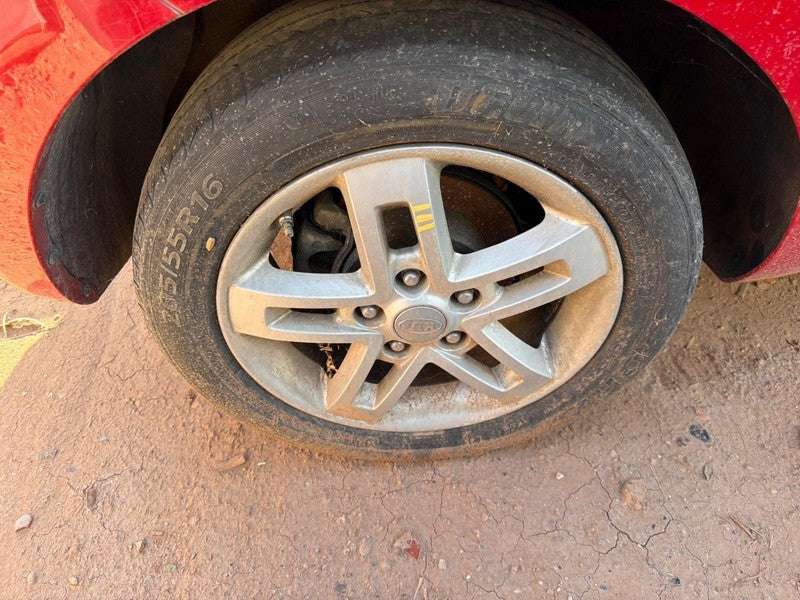 Used Wheel fits: 2011 Kia Soul road 16x6-1/2 alloy 10 spoke Grade A