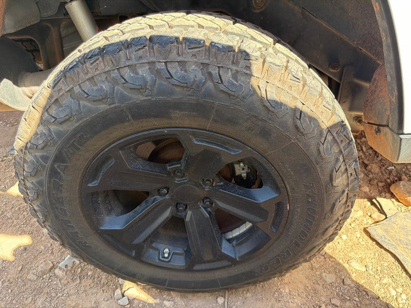 Used Wheel fits: 2005 Jeep Grand cherokee 17x7-1/2 Laredo Grade C